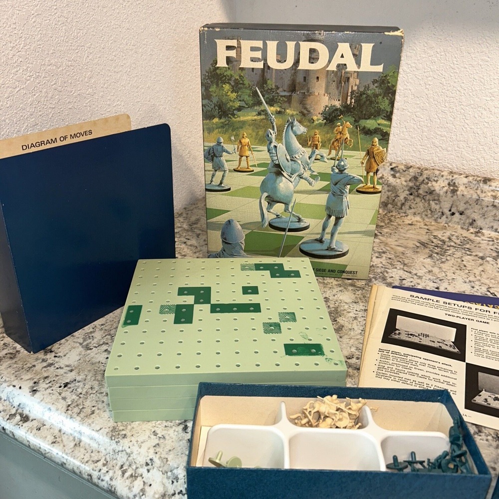 Vintage 1967 FEUDAL 3M Bookshelf Board Game of Siege and Conquest Incomplete